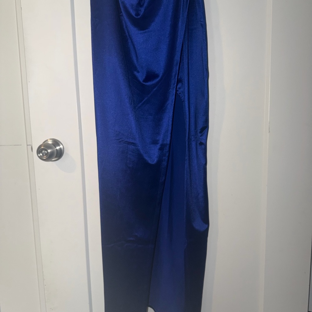 Elegant Blue Satin Dress - Picture 5 of 5